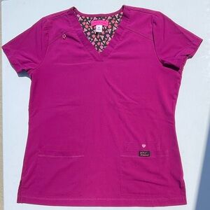 Betsey Johnson Freesia v neck scrub top, raspberry color, size medium